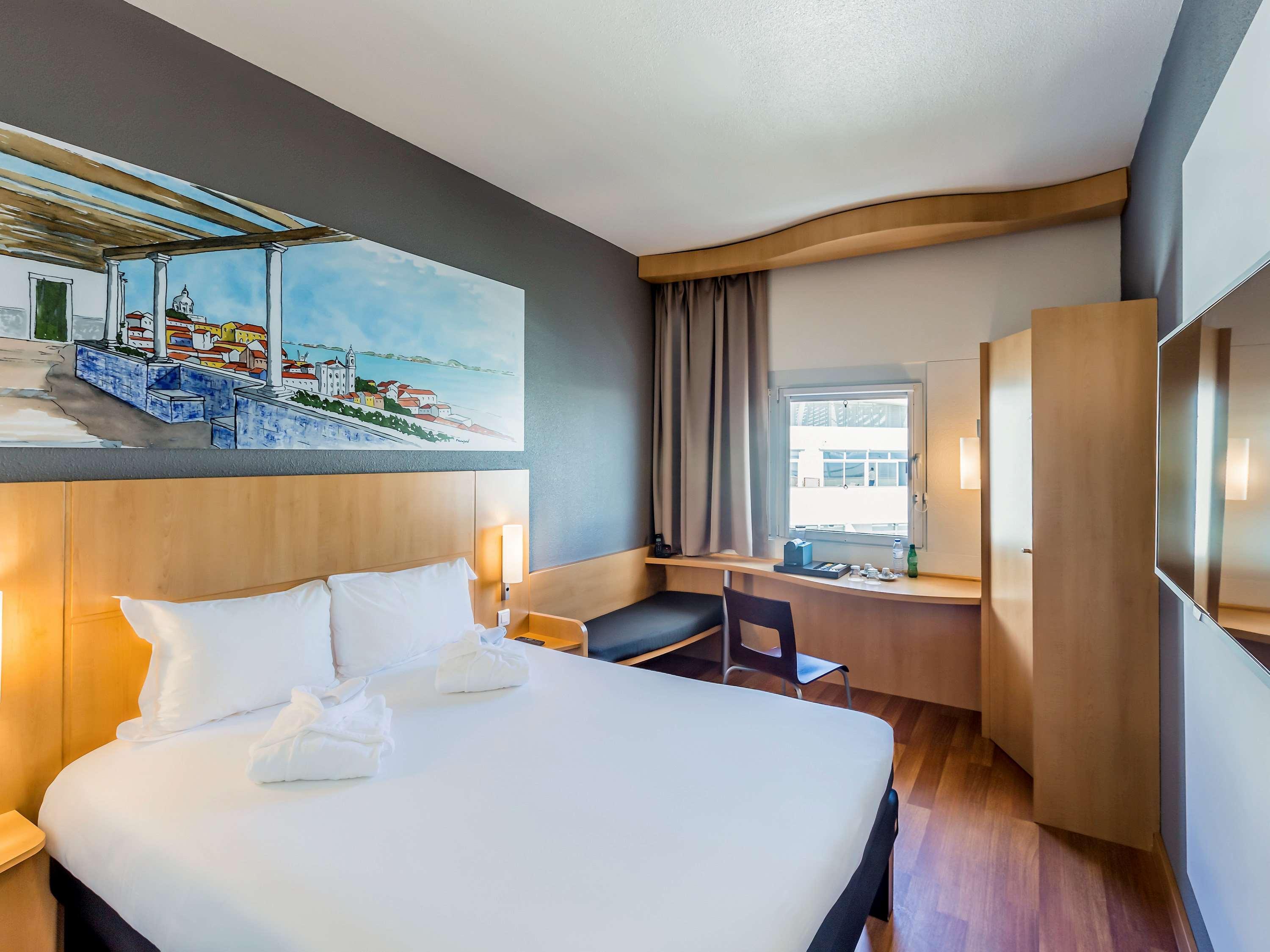 Hotel Ibis Lisboa Parque Das Nacoes Exterior photo